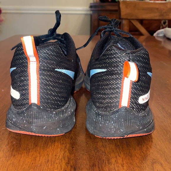 Shield Zoom Winflo 4 Running Shoe - Picture 2 of 5